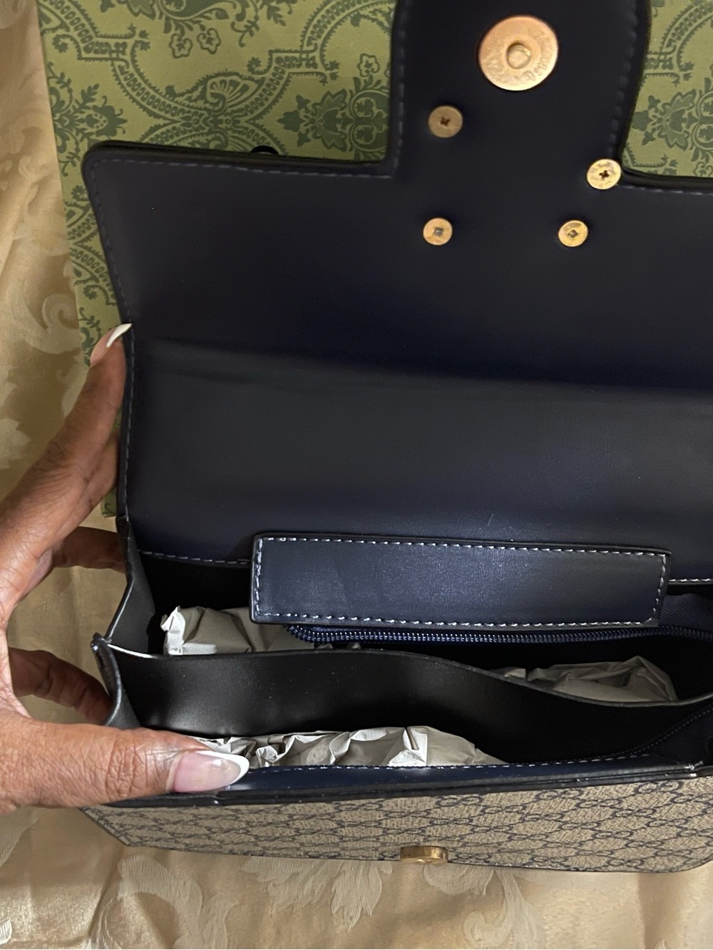 NWOT Elegant Blue Supreme Shoulder Bag with Gold Hardware - Picture 6 of 7